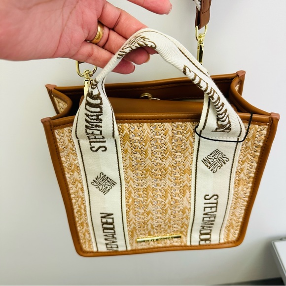 Steve Madden Bwebber crossbody bag - Picture 10 of 16